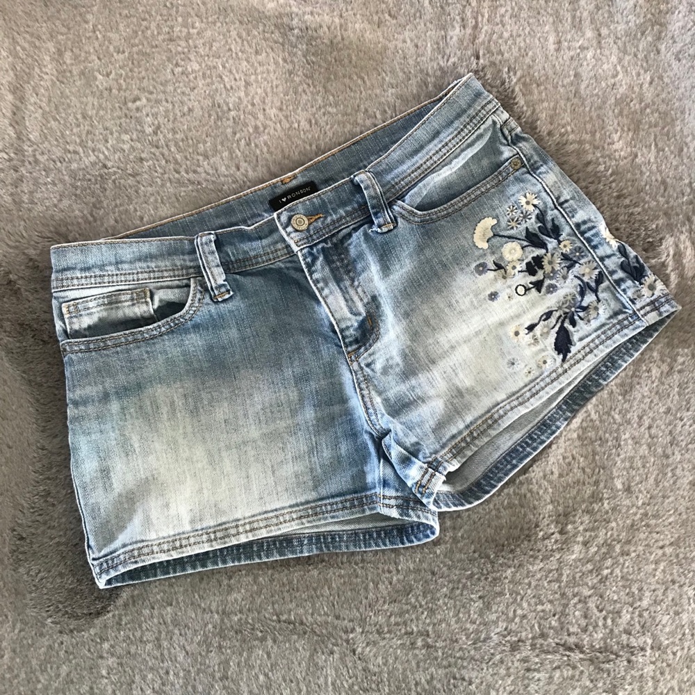 I ♥ RONSON Embroidered Denim Shorts